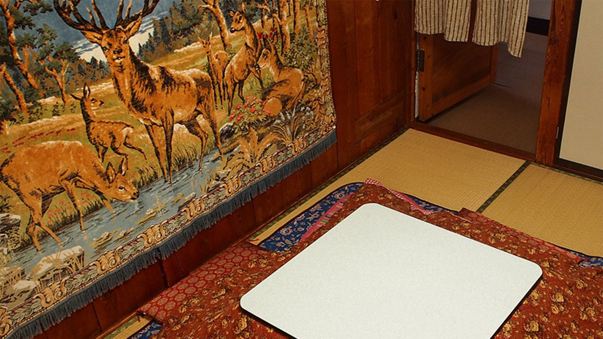 ・【白樺】 畳と白樺の中2階のある少し変わった雰囲気の和室