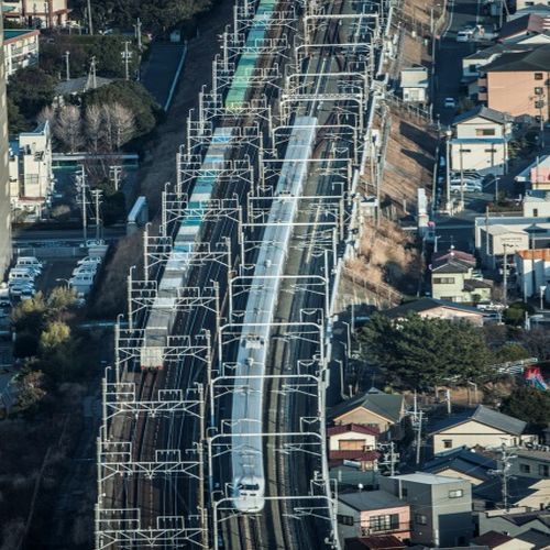 *東側客室から望む電車*