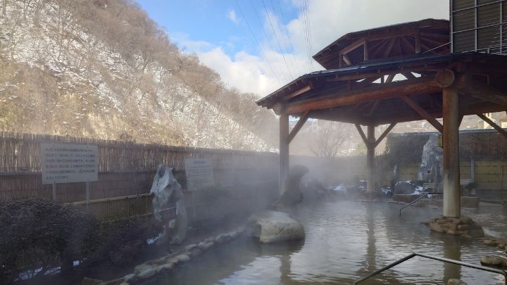 流泉の湯露天風呂（冬）