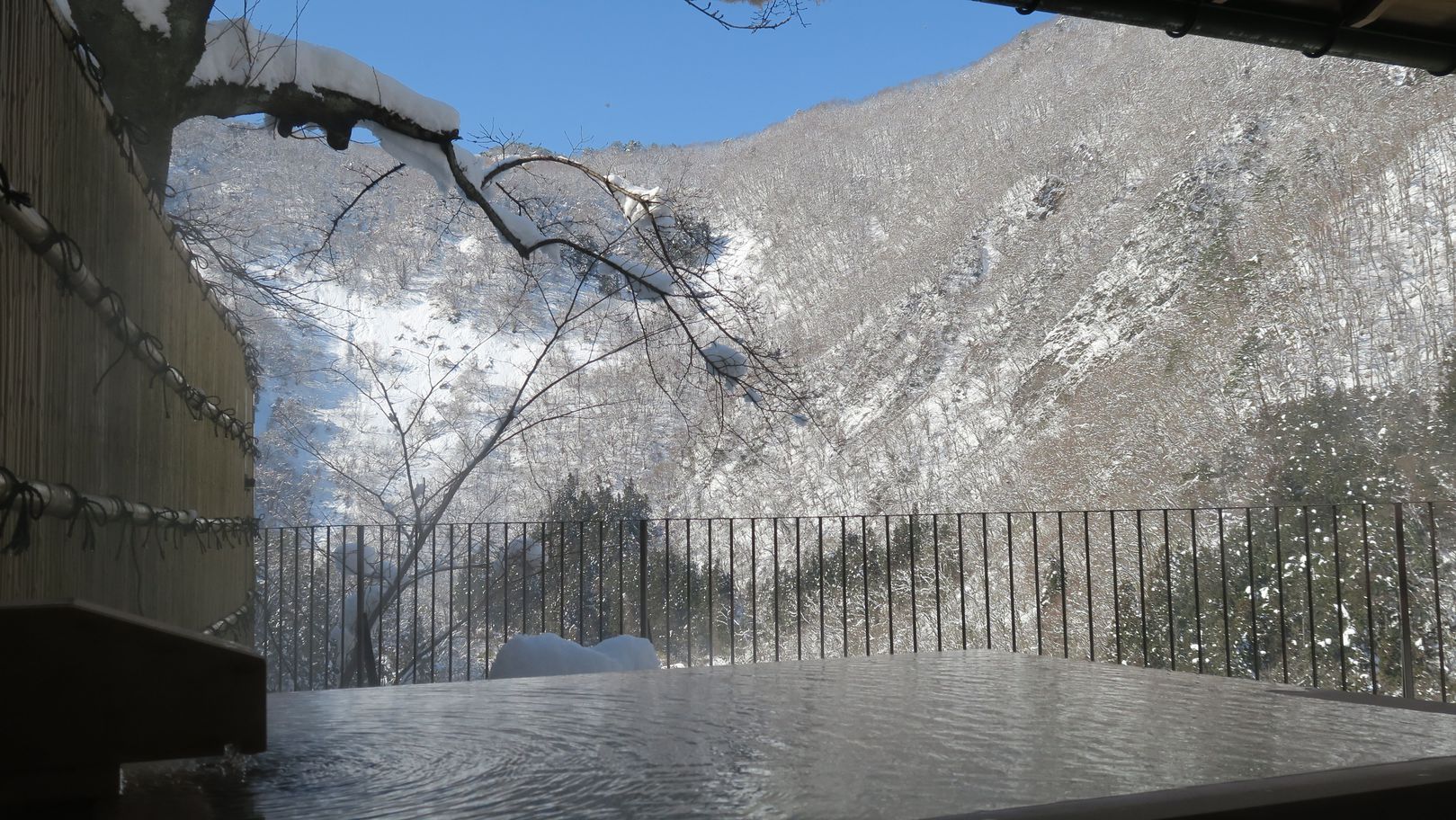 露天和室冬