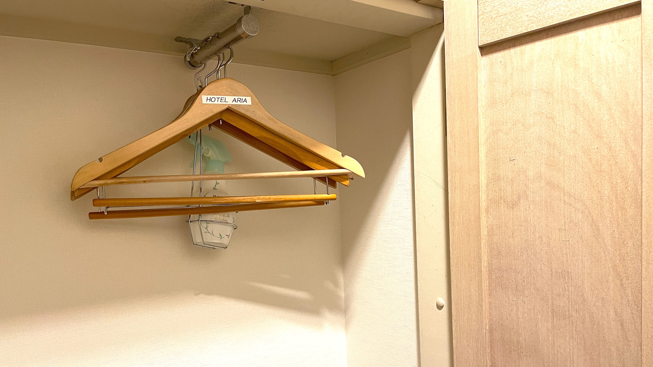 客室備品「ハンガー、消臭剤」