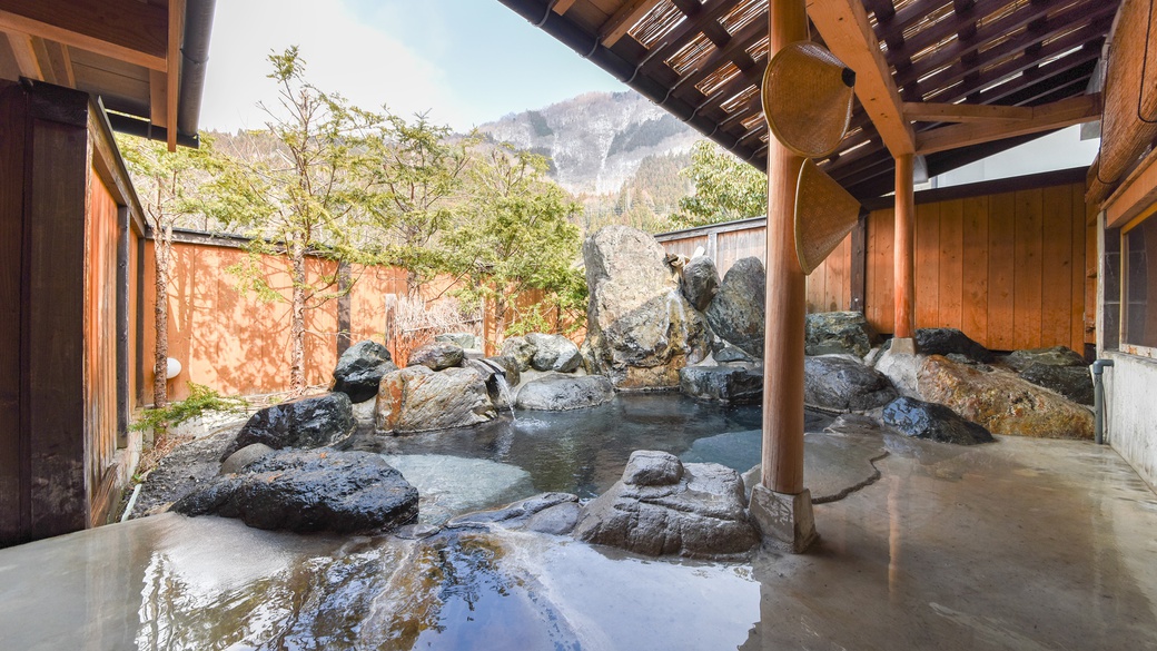 *【岩の湯】御影石の内風呂とともにごゆっくりお入りください。