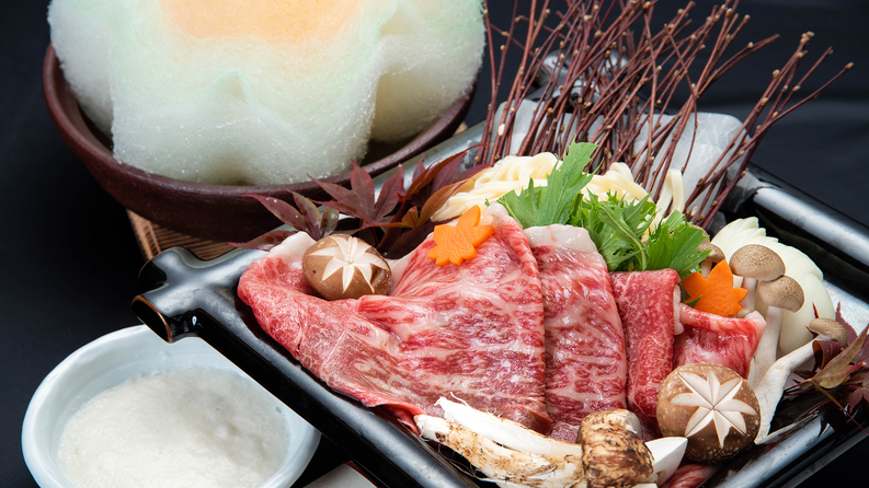 *［夕食一例］鳥取和牛と松茸のすき焼き（イメージ）