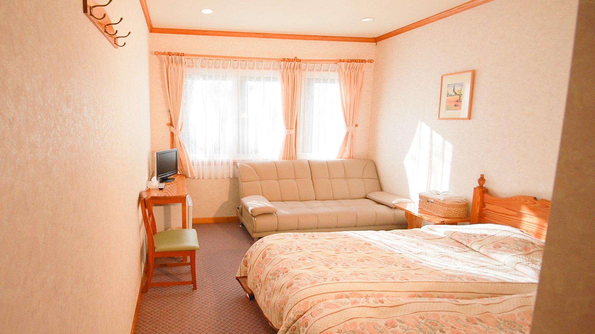 Provence Provence is a popular choice amongst travelers in Atami, whether exploring or just passing through. Featuring a satisfying list of amenities, guests will find their stay at the property a comfortable 