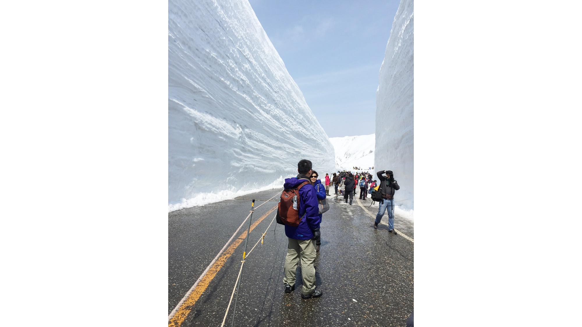 *黑部雪の大谷／大迫力の雪壁を間近で体験♪見て触れて、春から初夏限定のイベントです