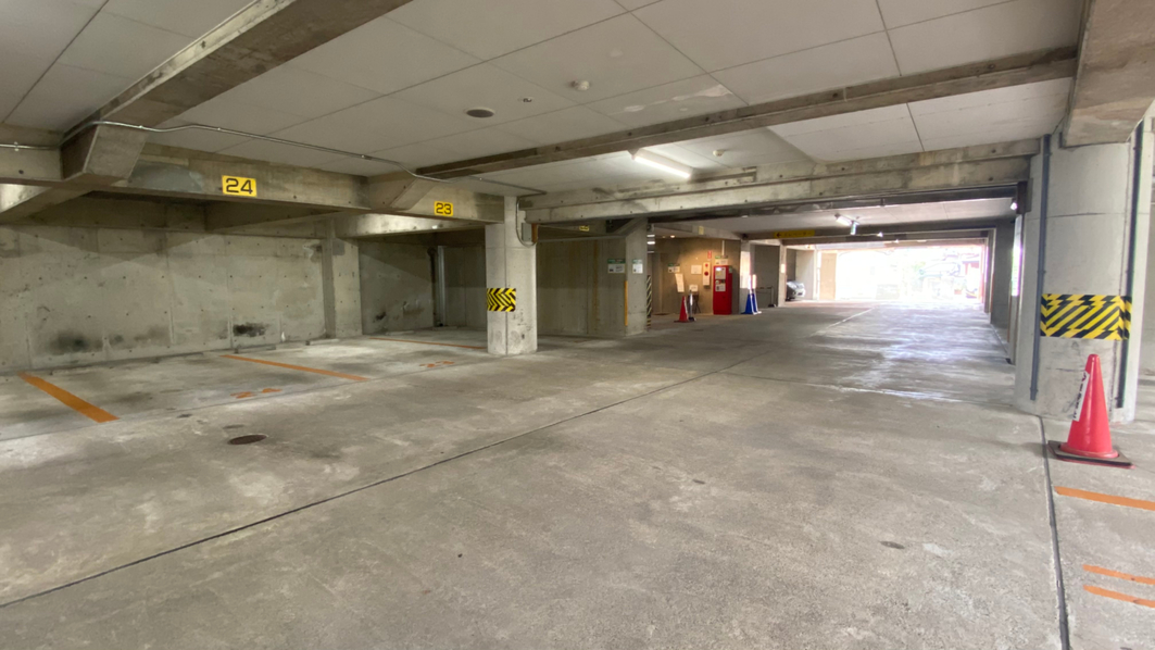 地下駐車場