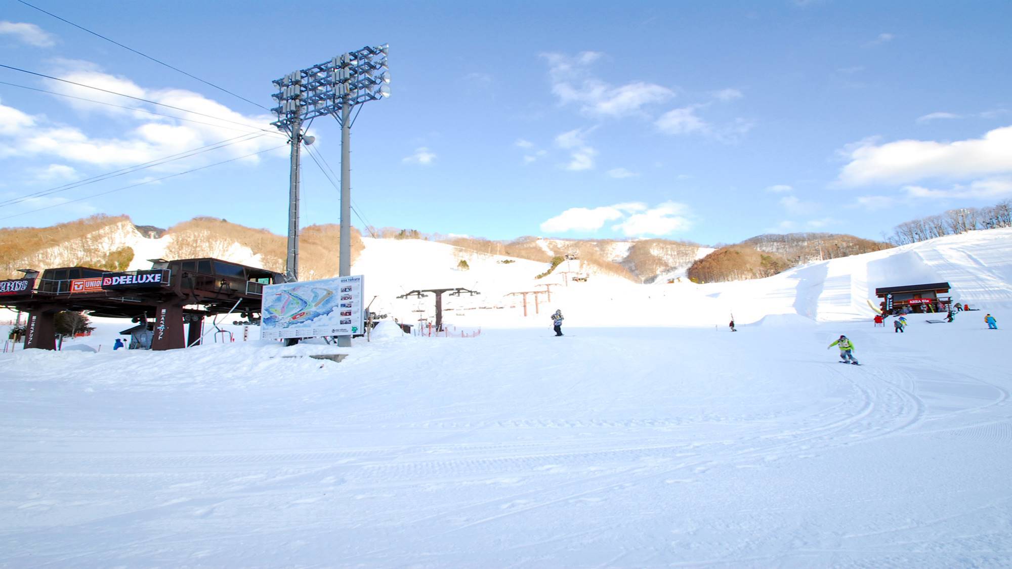 *スノーパーク尾瀬戸倉スキー場/20以上のアイテムを設置したスノーパークは楽しみ方いろいろ