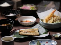 【最上階レストランで特別な夜を】和食御膳×ワンドリンク付き贅沢ステイ〈夕朝食付き〉