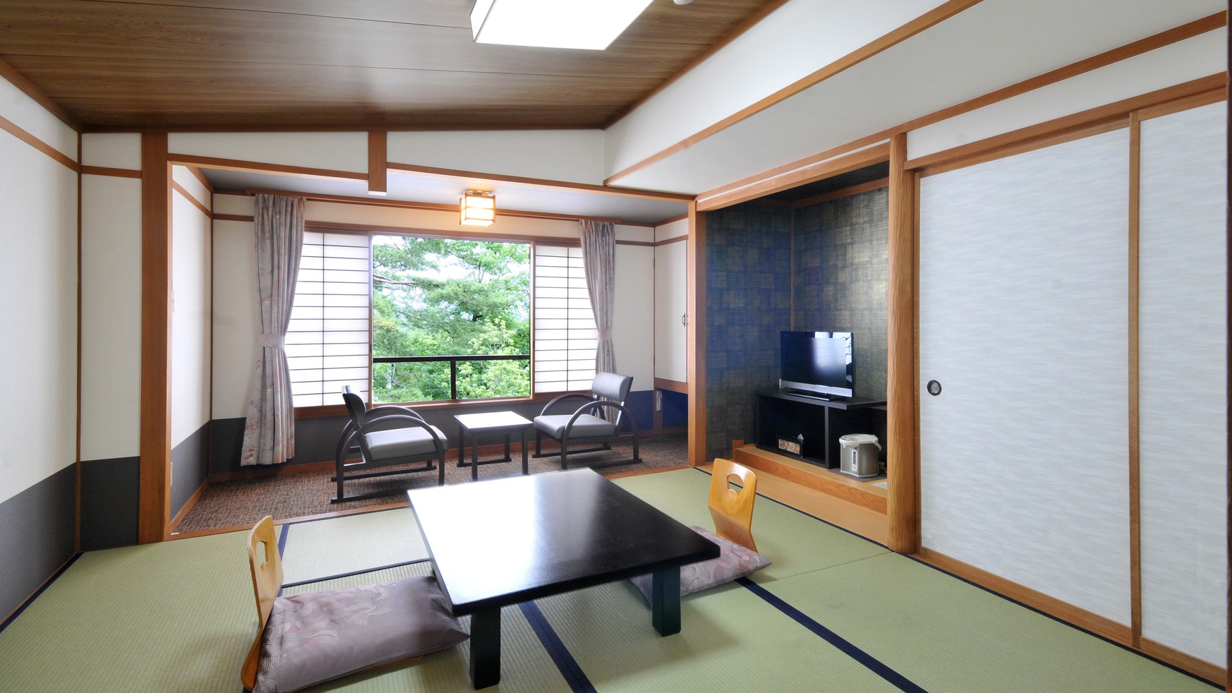 Omachi Onsenkyo Kurobe Kanko Hotel The 3-star Omachi Onsenkyo Kurobe Kanko Hotel offers comfort and convenience whether youre on business or holiday in Nagano. The property offers a wide range of amenities and perks to ensure you have