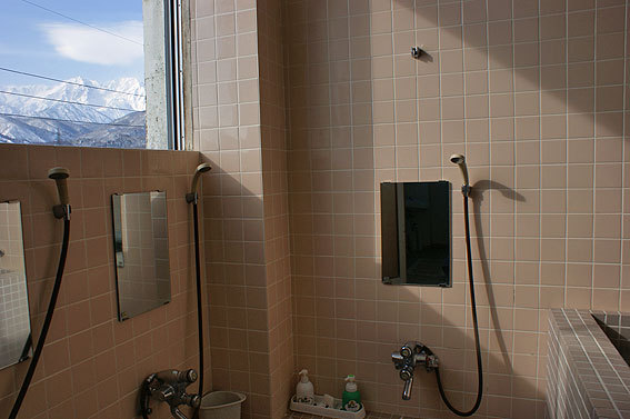 男女別浴室麦飯石人工温泉のジェットバスです