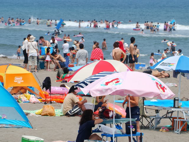 中里海水浴場夏の風景