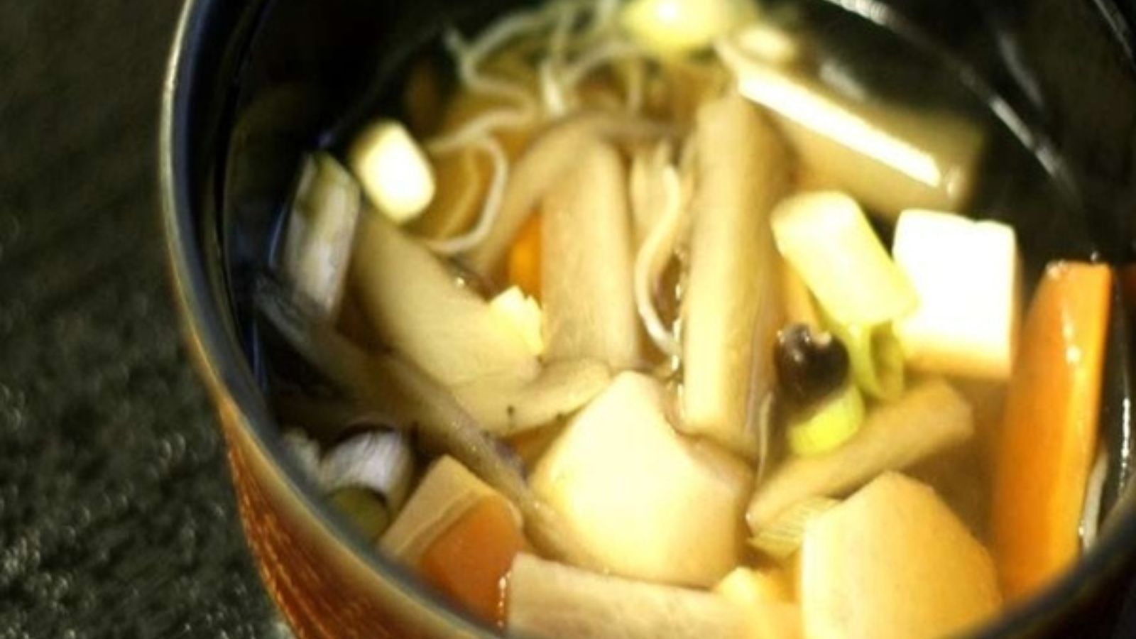【夕食膳一例】基本プランでは夕食はお部屋食でご提供♪評価も高い「和・洋・中のいいとこ取り」
