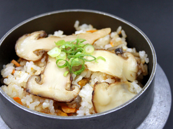 松茸釜飯600