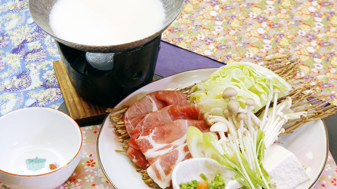 豆乳しゃぶしゃぶ甚五郎自慢の味！しっかりとしたお肉の旨味と豆乳がからんでまろやかでヘルシー！