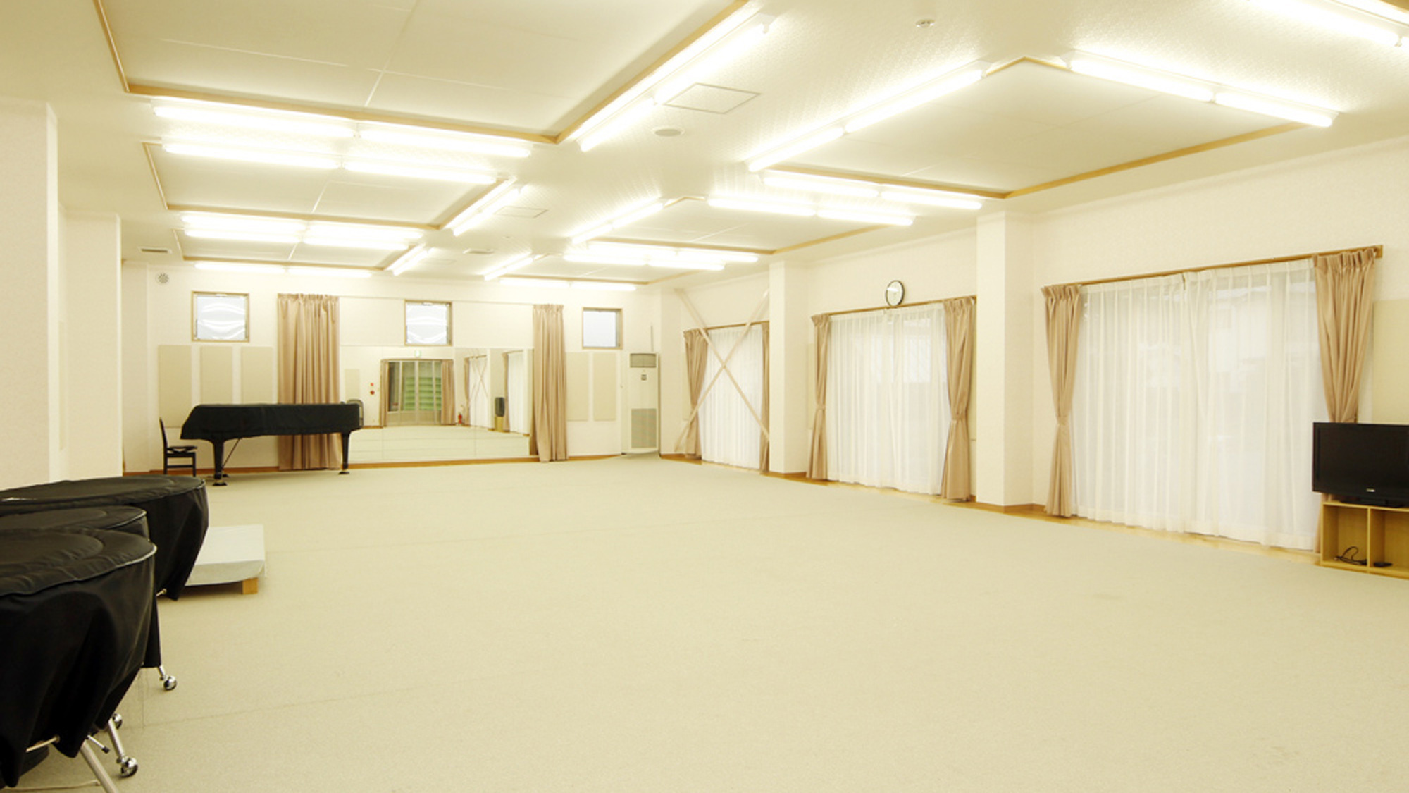 設備も充実していて様々な用途に利用可能なホール
