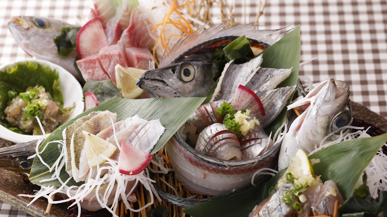 うまアジ鯵の姿造りと旬魚のお刺身盛り合わせ