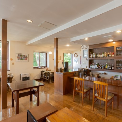 Pension Vin de Rouge Located in Numata, Pension Vin de Rouge is a perfect starting point from which to explore Minakami. Offering a variety of facilities and services, the property provides all you need for a good nights