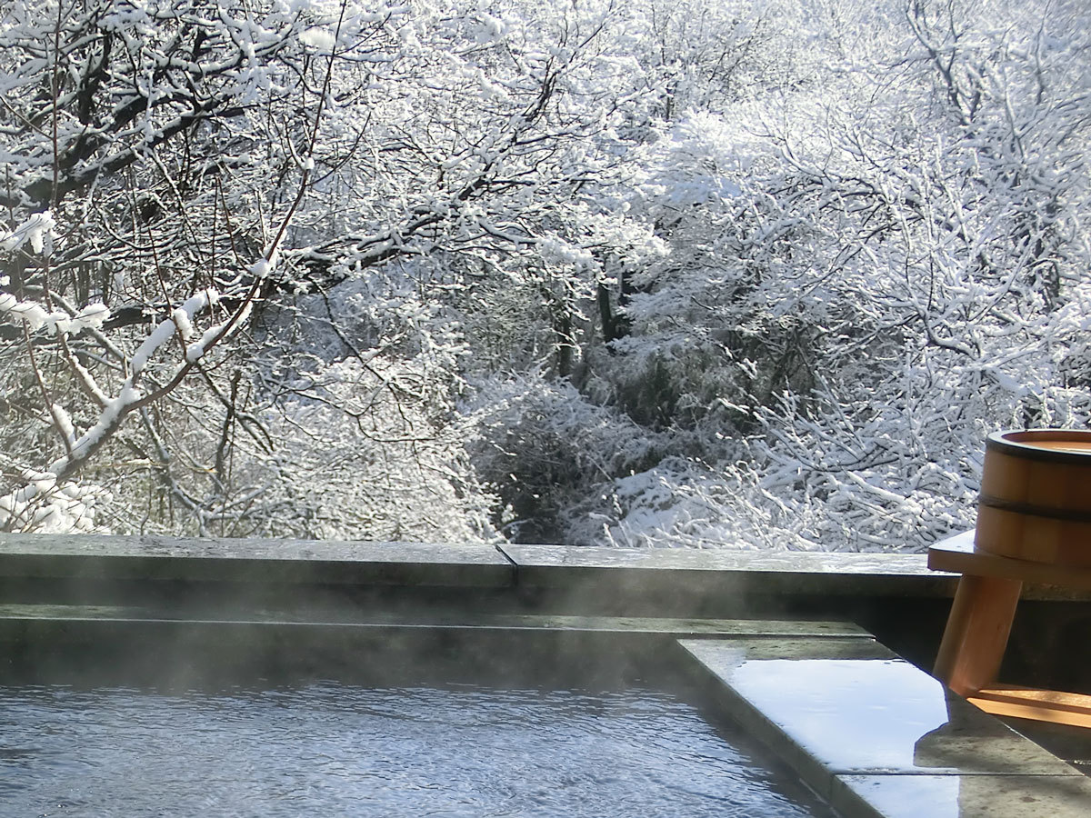 冬の雪見露天