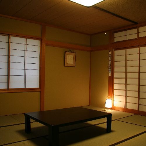 Okuhida Onsengo Kutsurogi noYa Yu Set in a prime location of Takayama, Okuhida Onsengo Kutsurogi noYa Yu puts everything the city has to offer just outside your doorstep. Offering a variety of facilities and services, the property pro