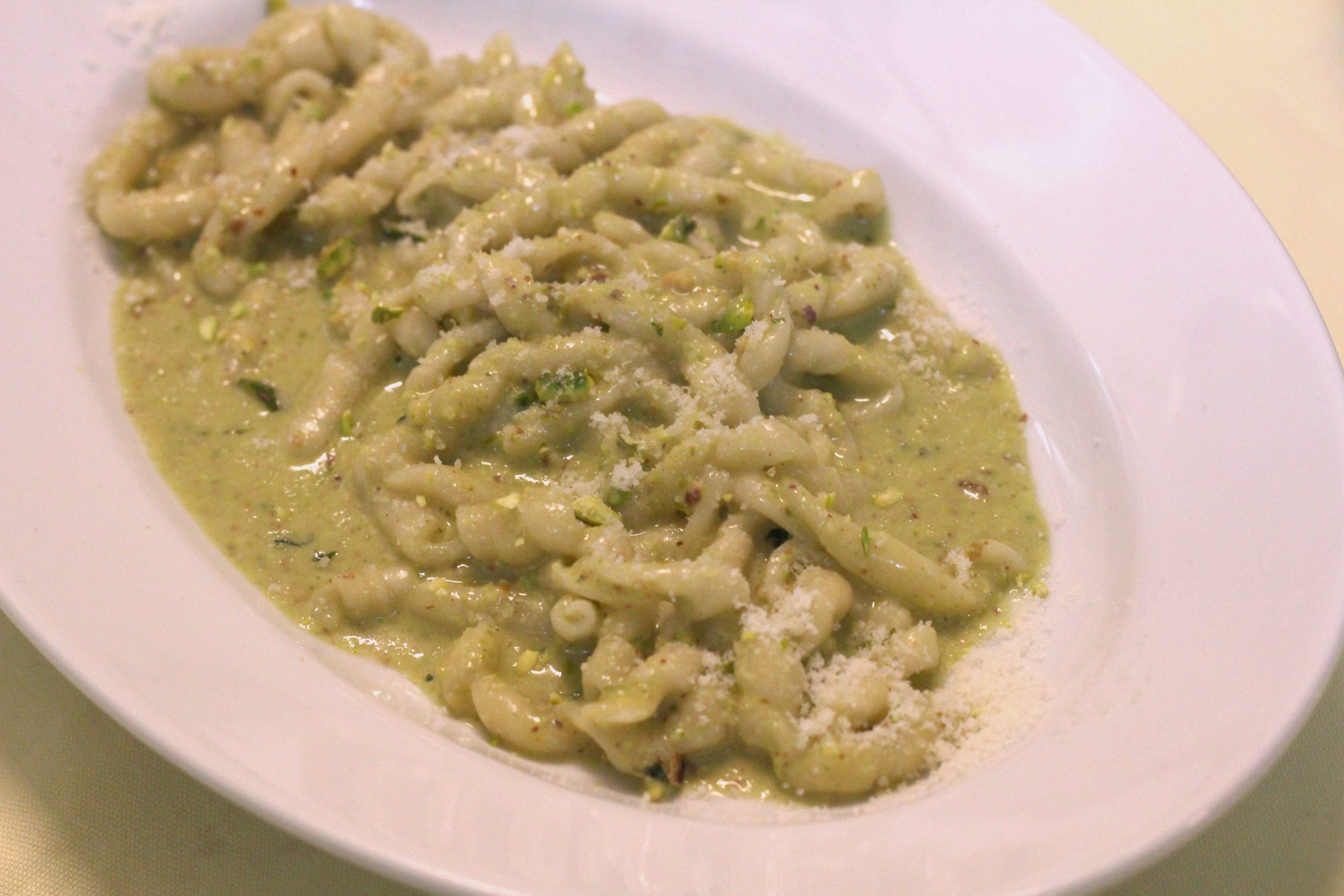 夕食パスタの一例pistacchi