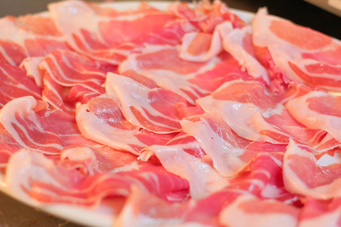 夕食前菜料理の一例 Prosciutto di Parma