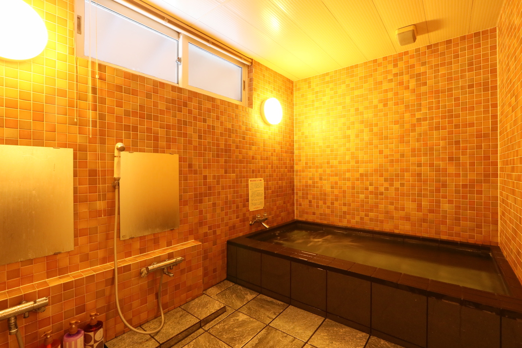２つある貸切風呂の西側・北欧風のスチームサウナ付で２４時間対応の人工温泉