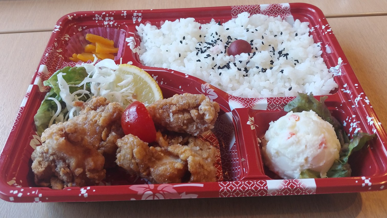 鶏唐揚げ弁当