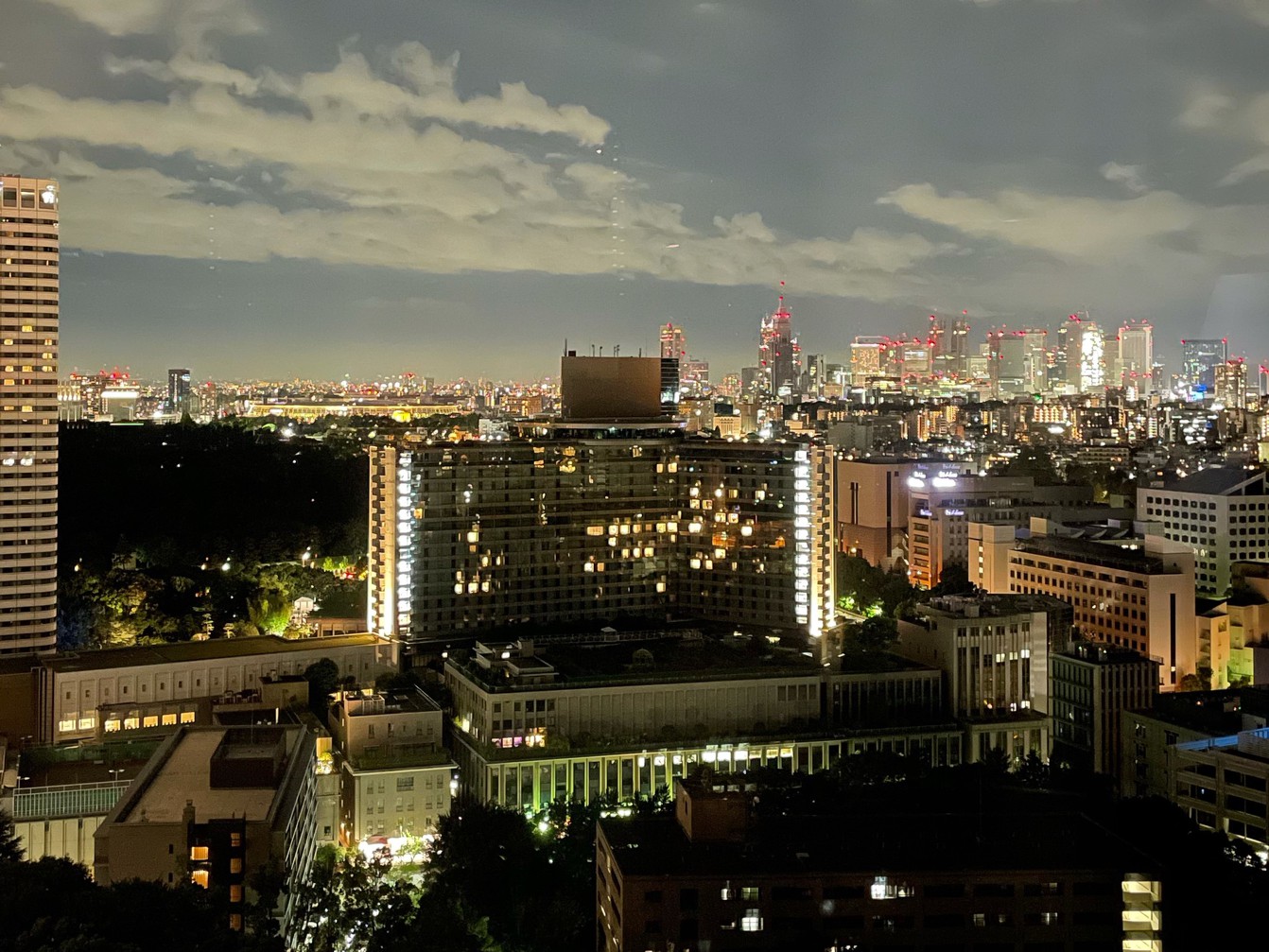 ツインルーム新宿側夜景（国立競技場もご覧いただけます）