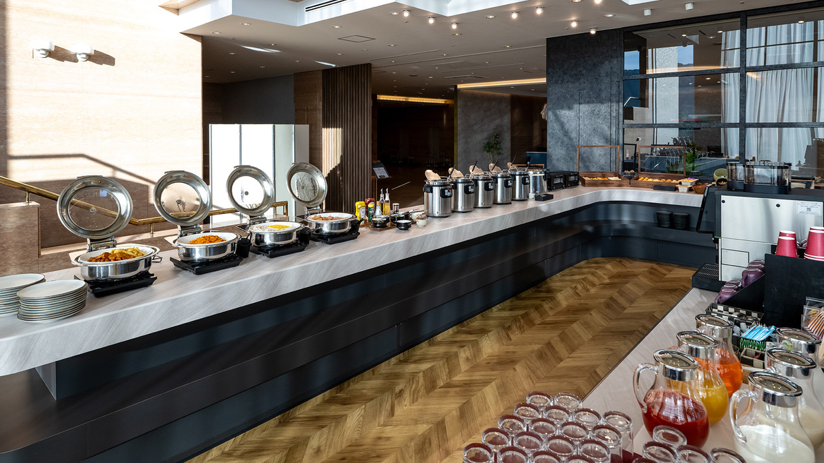 地元の新鮮な食材をたっぷり使用した朝食バイキングをお楽しみいただけます