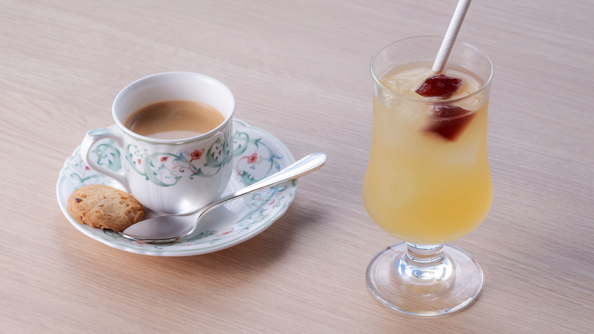 【ランチ&ディナーメニュー】コーヒーやジュースなど、種類豊富なソフトドリンク