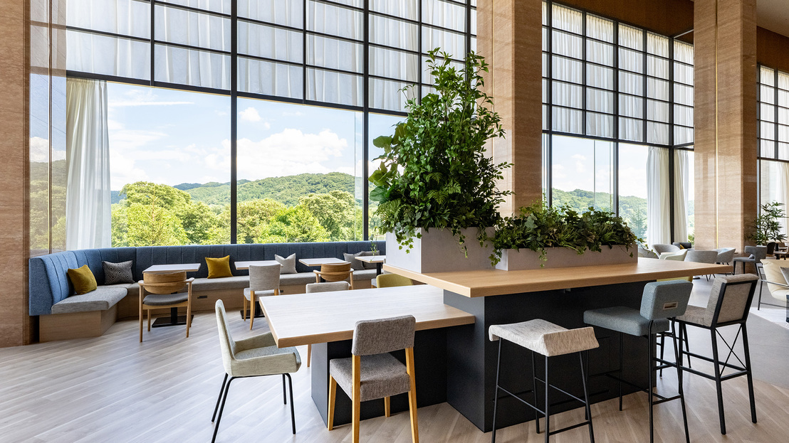 ビジネスの合間の打ち合わせや、ほっとひと息つく場としても心地よい空間