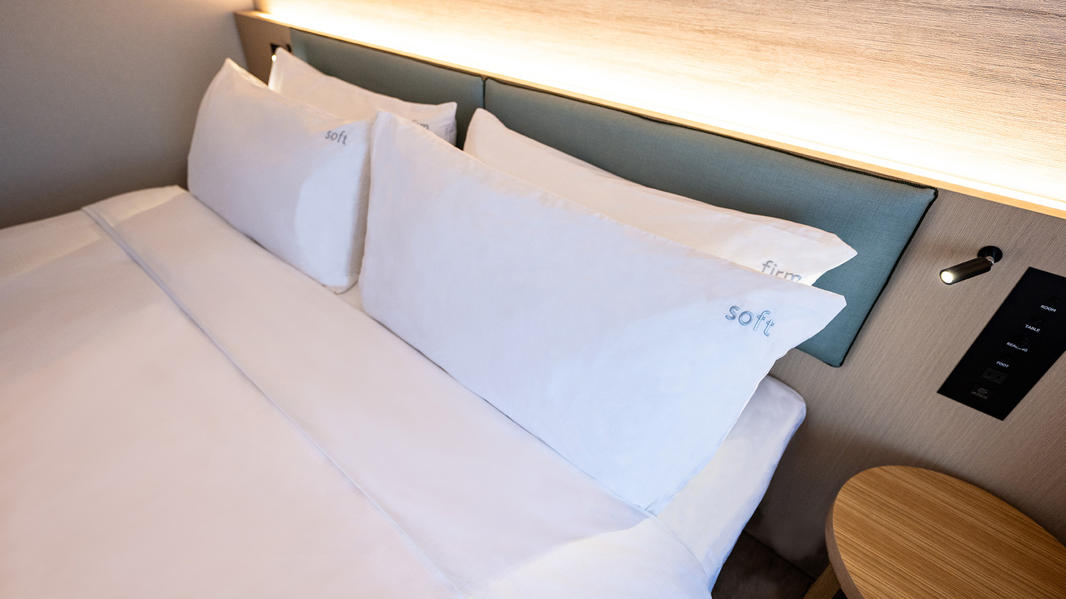 ソフトとファームの２種類の枕をご用意したベッドで、快適な睡眠をご提供します