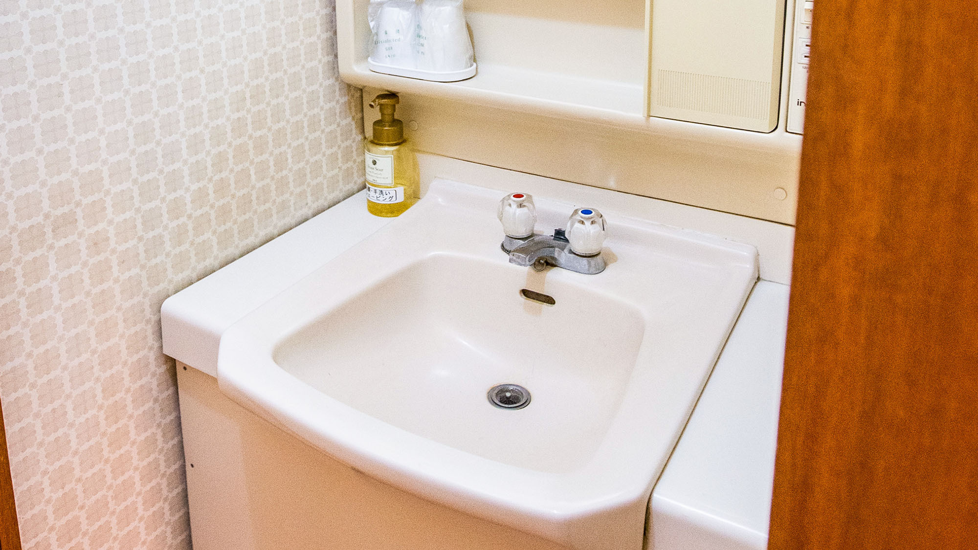 ・【和室一例】清潔に保たれた洗面台