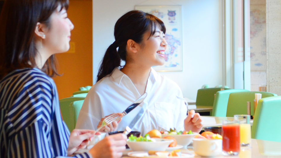 朝食は地産の幸も盛り込んだ和洋ビュッフェで♪笑顔はじける幸せ朝食(#^^#)