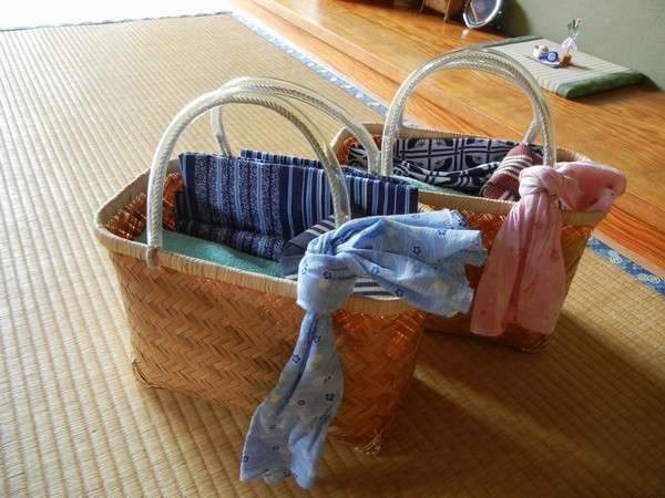 籠バックでお風呂へ♪