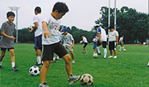 緑地公園サッカー場まで徒歩すぐ