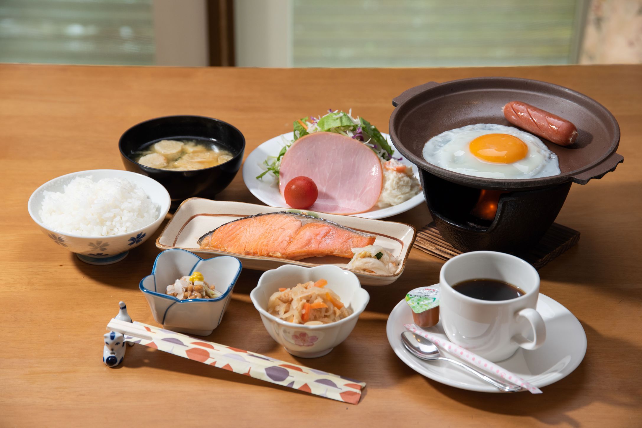 朝食