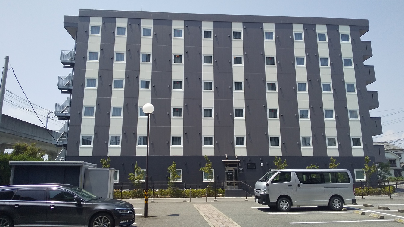 本館から見た別館