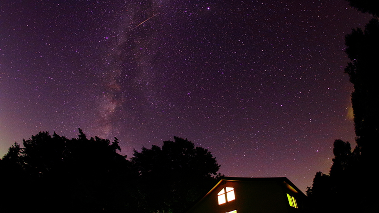 天の川と流れ星