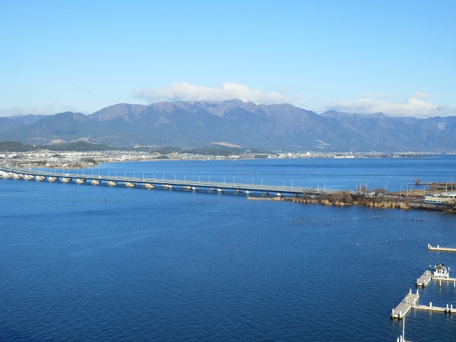 14階レストラン（朝食会場）からは琵琶湖大橋や比良山系が見渡せます♪