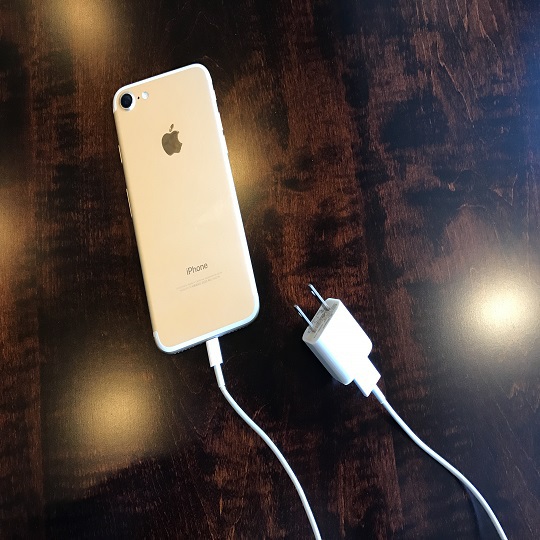 お貸出備品（携帯充電器）iphone、アンドロイド等ご用意しております。