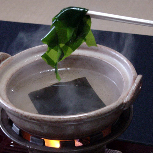 春料理わかめのシャブシャブ