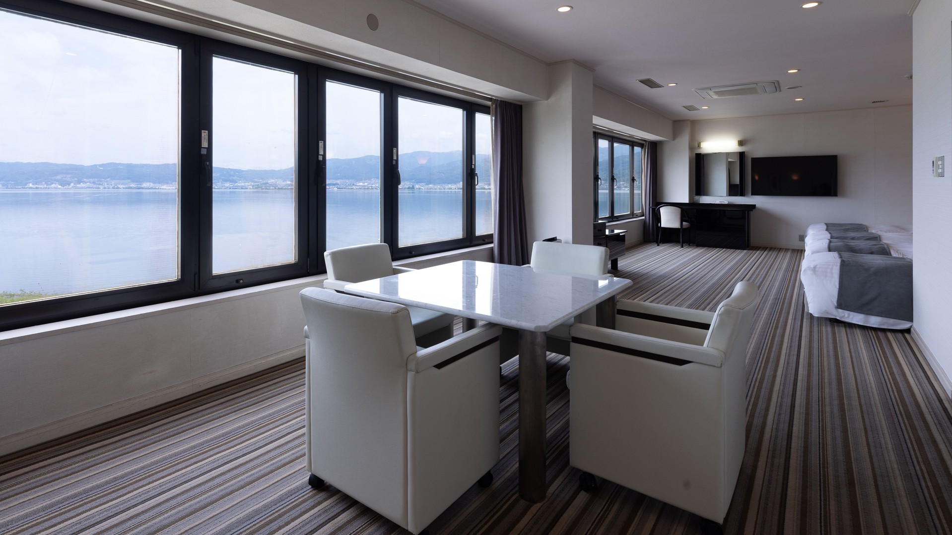 レイクビューパノラマルーム【別館6F】禁煙