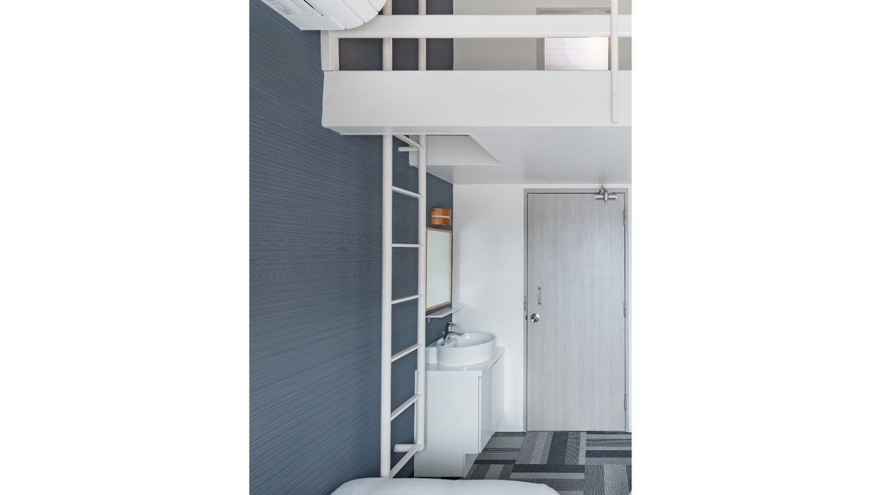 ロフト用垂直はしご