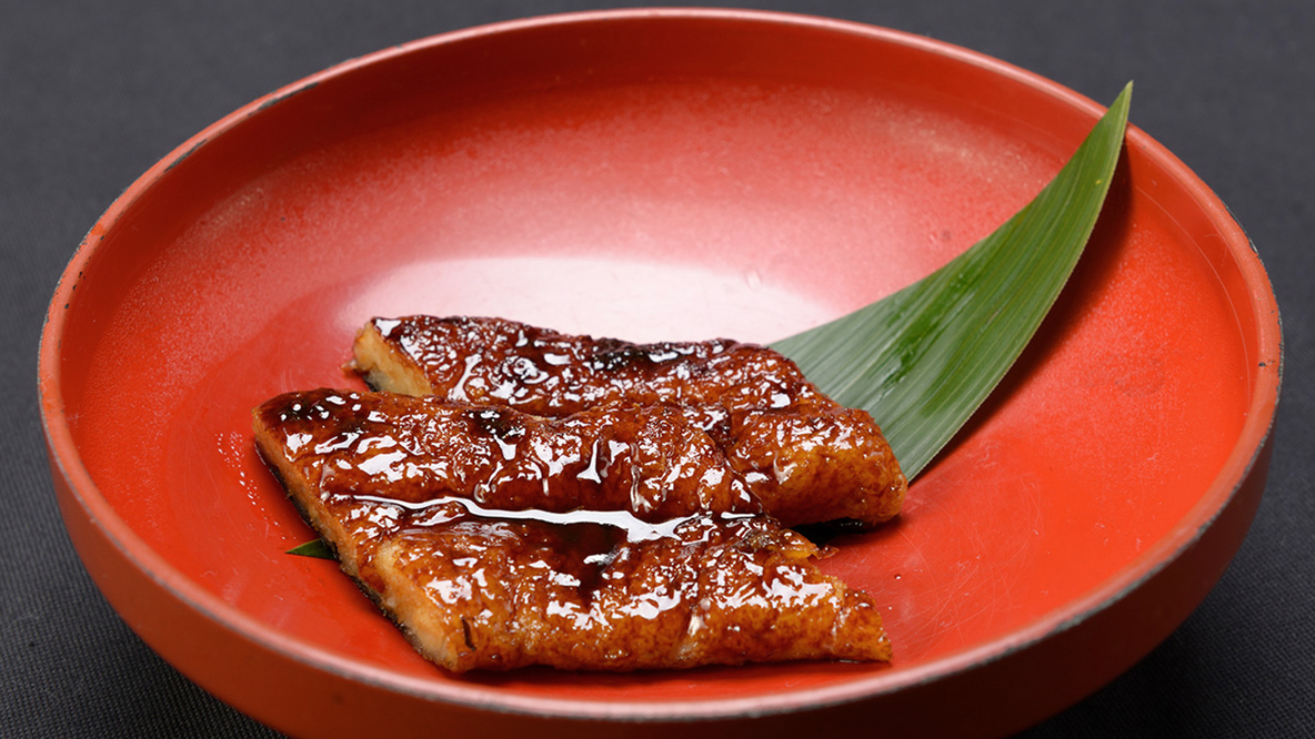 *【精進料理一例】大豆をすりつぶし、自慢のタレに漬け込みました。