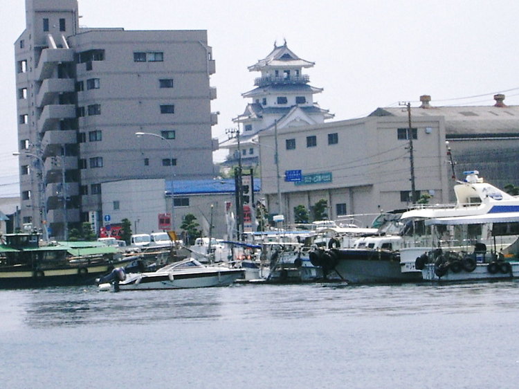 小漁港と今治の名所