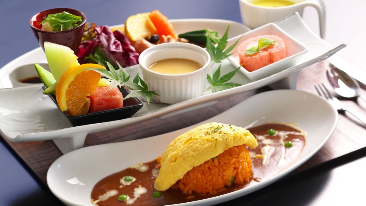 【お子様ランチ】ふわふわ卵がのったオムライスやあま〜いデザートなどお子様に人気のメニューです♪