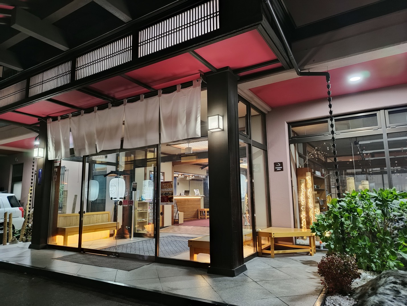 玄関正面