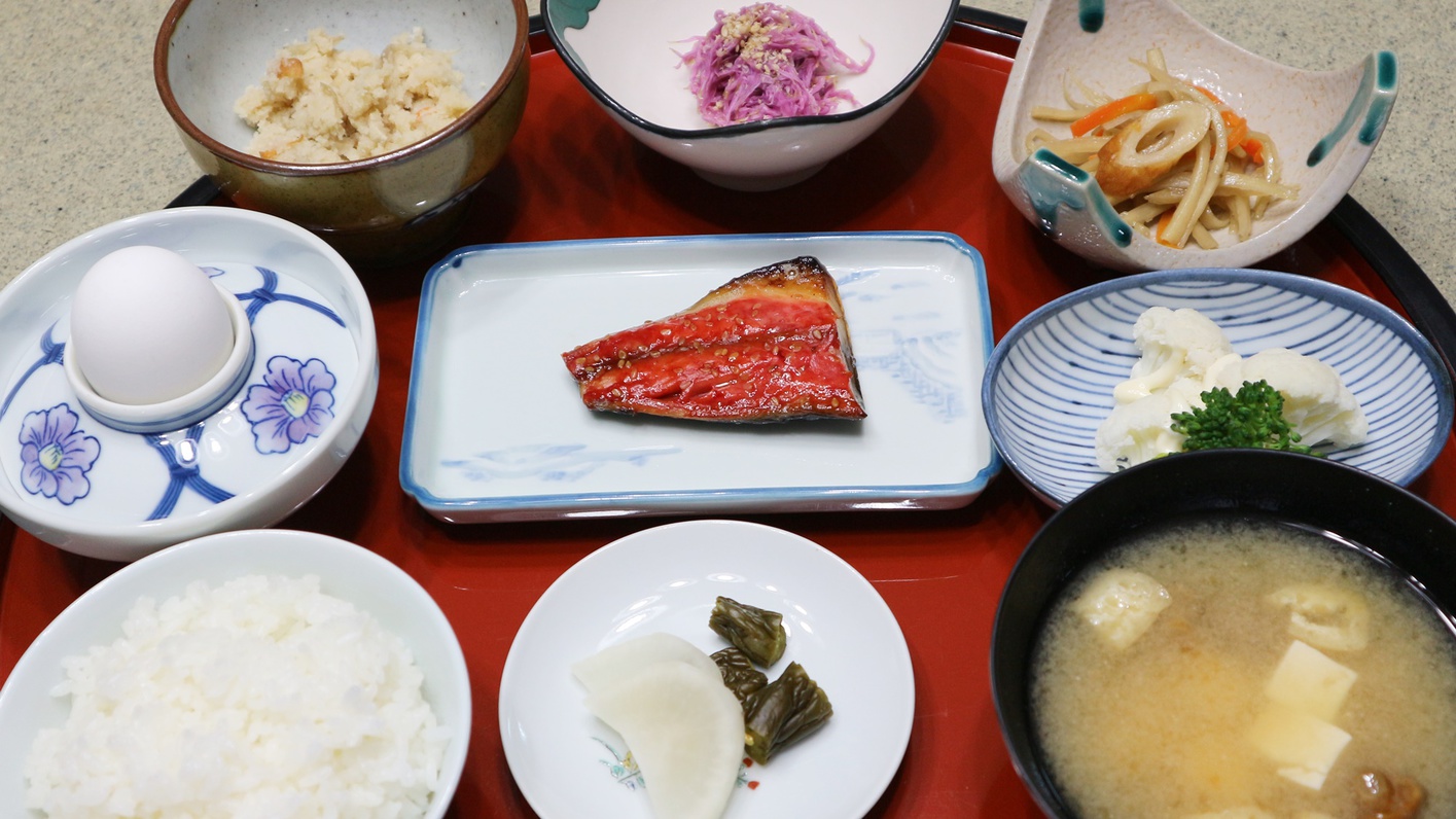 *朝食一例／日替わりなので連泊の方にも安心。バランスの取れた食事をご提供します！