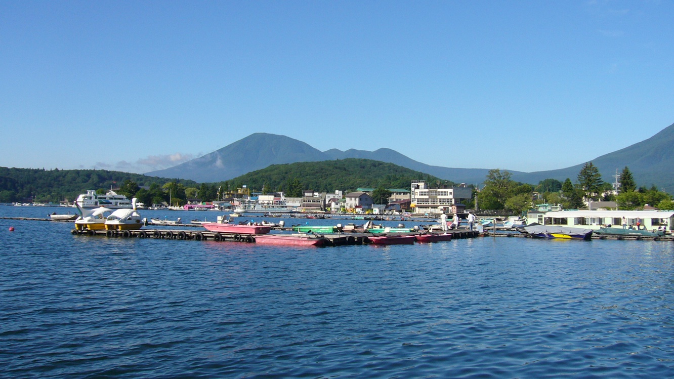 **野尻湖/雄大な妙高高原・黒姫高原に囲まれた美しい観光地です。